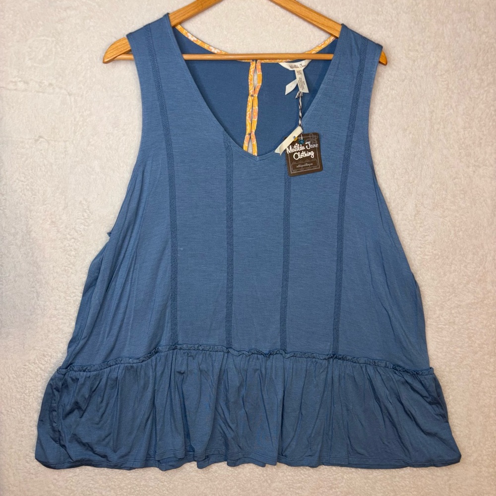 NWT! Matilda Jane Blue V‑Neck Top with Yellow Trim button key hole
Size XXL